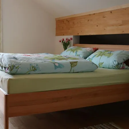 Ferienwohnung Court Appartamento